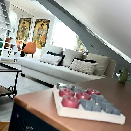 Vesle Lumineux En Hyper Centre De *