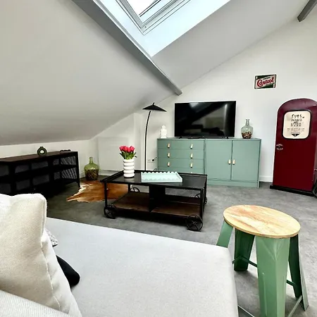 Vesle Lumineux En Hyper Centre De *